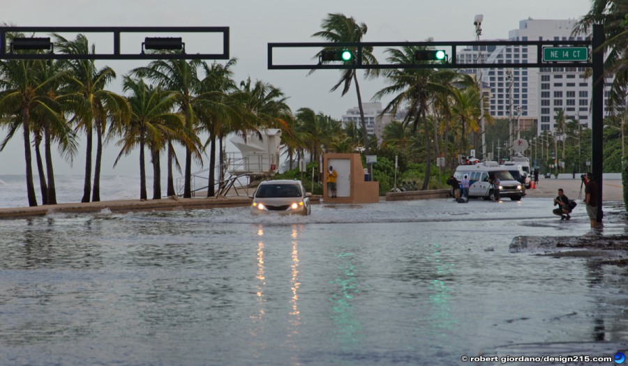 Oct 26 2012 Car in Flooded A1A - A1A Flooding, Fort Lauderdale