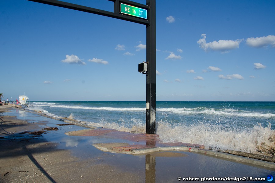 Nov 22 2012 Ocean vs. Traffic Signal - A1A Flooding, Fort Lauderdale