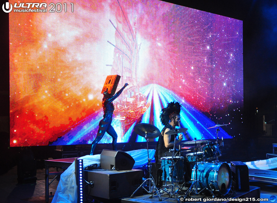 Empire of the Sun, Live Stage #1141 - 2011 Ultra Music Festival