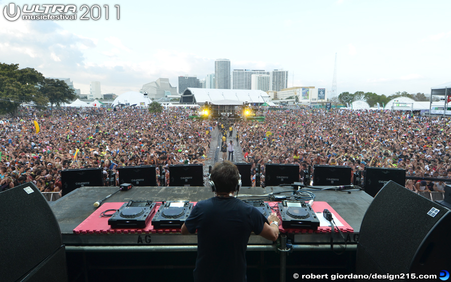 Benny Benassi, Main Stage #1189 - 2011 Ultra Music Festival