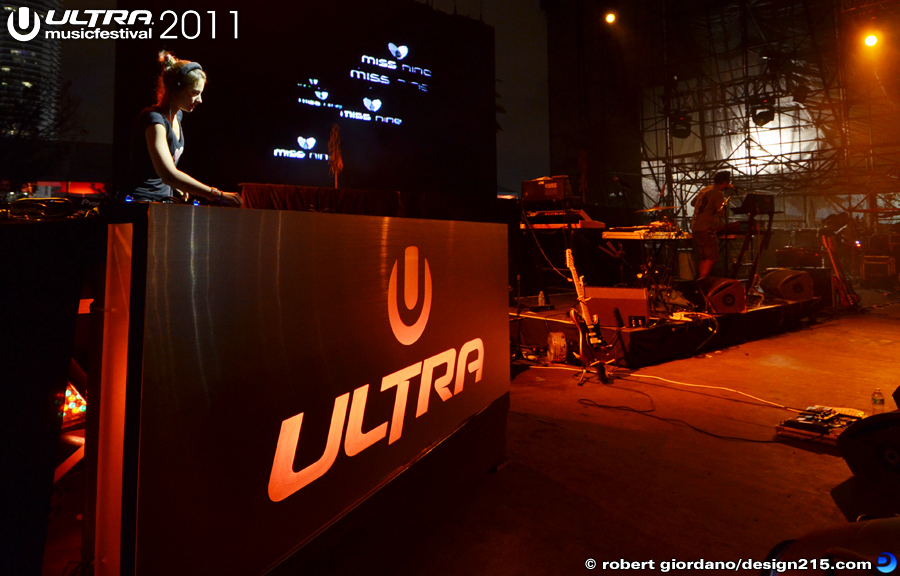 DJ Miss Nine, Live Stage #1324 - 2011 Ultra Music Festival