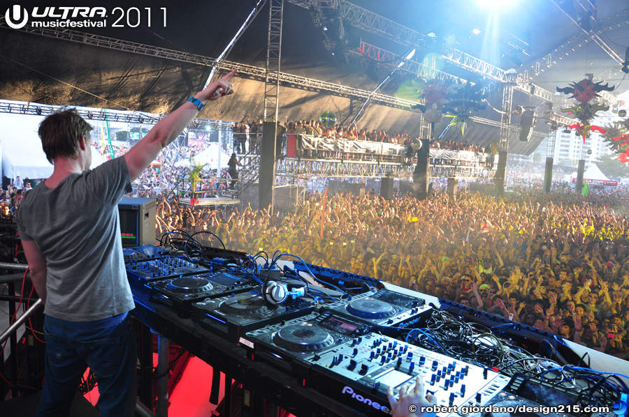 Ferry Corsten, State of Trance #1756 - 2011 Ultra Music Festival
