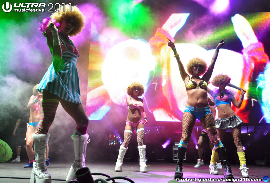 Afrobeta Dancers, Live Stage #2223 - 2011 Ultra Music Festival