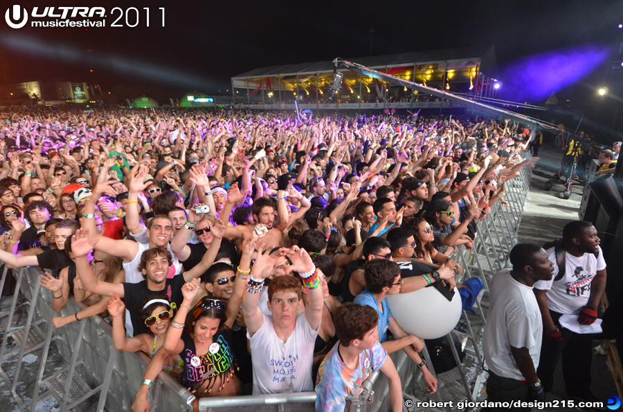 Main Stage Crowd, East Side - 2011 Ultra Music Festival
