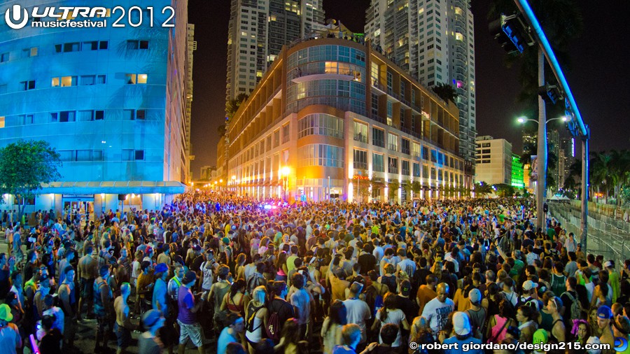 crowds leaving Ultra Sunday night - 2012 Ultra Music Festival