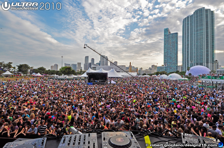 Main Stage, Late Afternoon, Day 1 - 2010 Ultra Music Festival