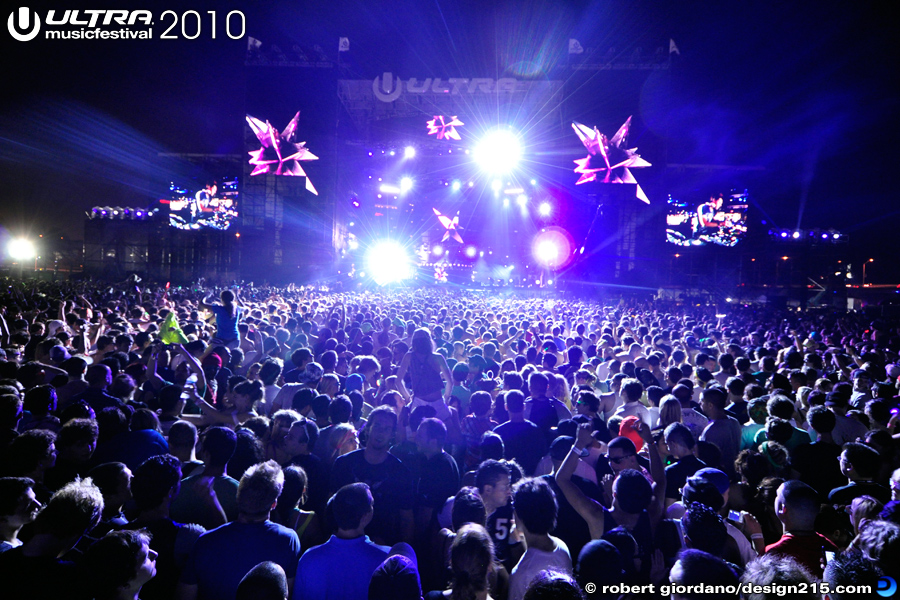 Ultra Music Festival, Copyright 2010 Robert Giordano