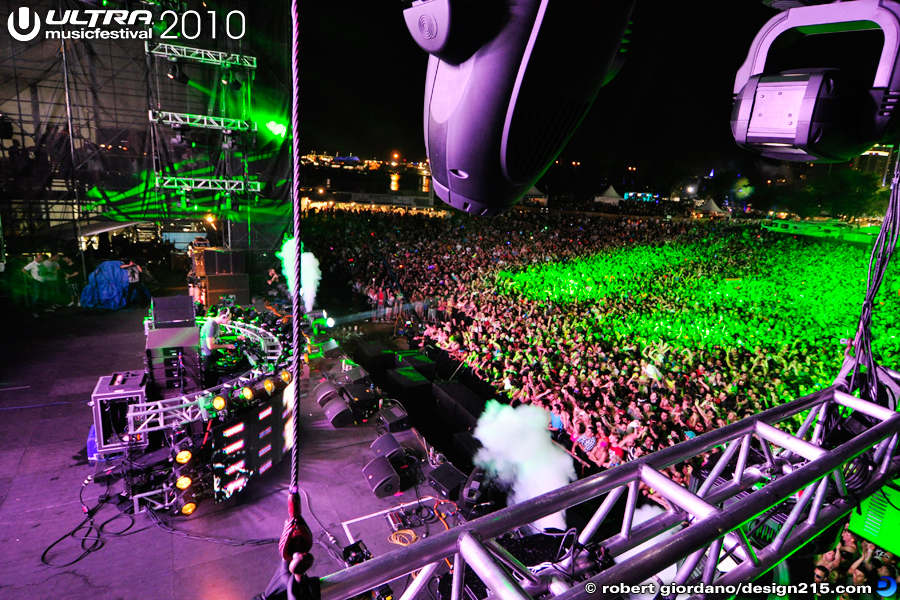 Tiesto on the Main Stage, Bird's Eye View - 2010 Ultra Music Festival