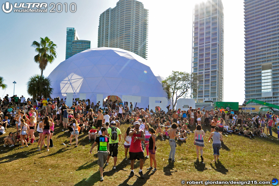 Relaxing on the Ultra Hill - 2010 Ultra Music Festival