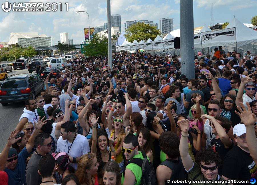 Massive crowd at the gates - 2011 Ultra Music Festival