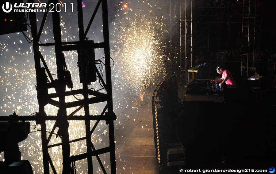 Tiesto, Main Stage #0491 - 2011 Ultra Music Festival
