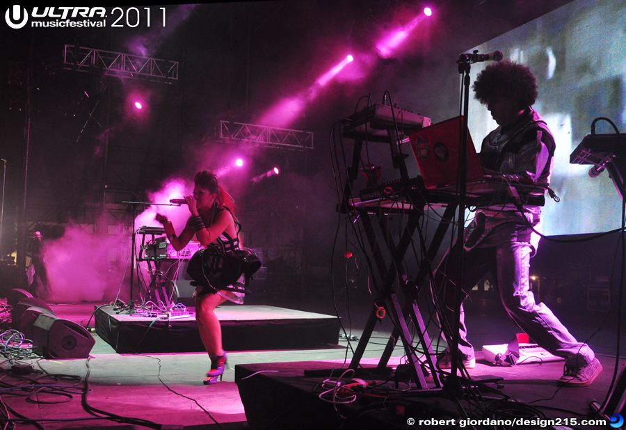 Afrobeta, Live Stage #2164 - 2011 Ultra Music Festival