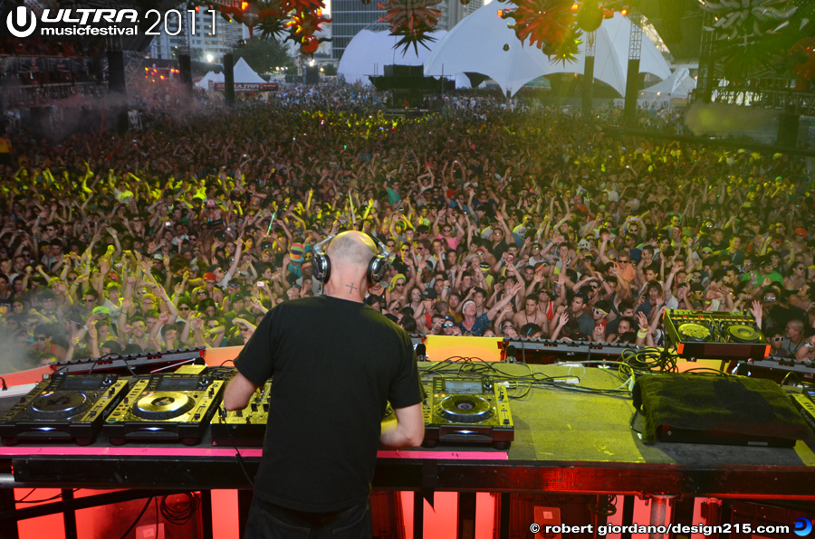 Moby, Carl Cox Tent #2671 - 2011 Ultra Music Festival