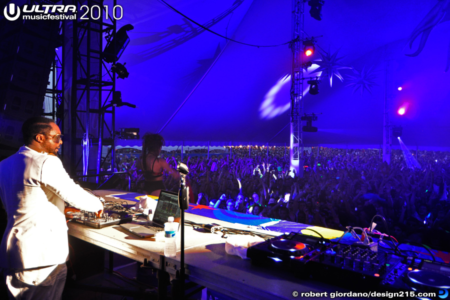 Will I Am, UMF Ibiza Arena, #4942 - 2010 Ultra Music Festival