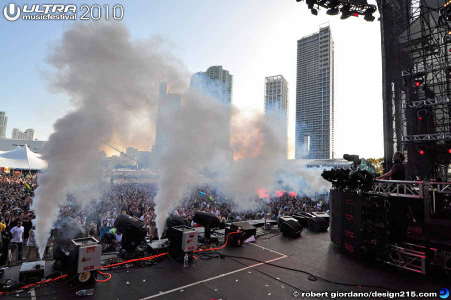 Benny Benassi, Main Stage, Day 2 - 2010 Ultra Music Festival