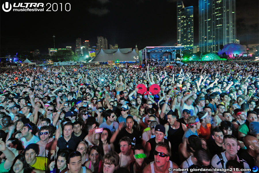 An Endless Sea of People - 2010 Ultra Music Festival